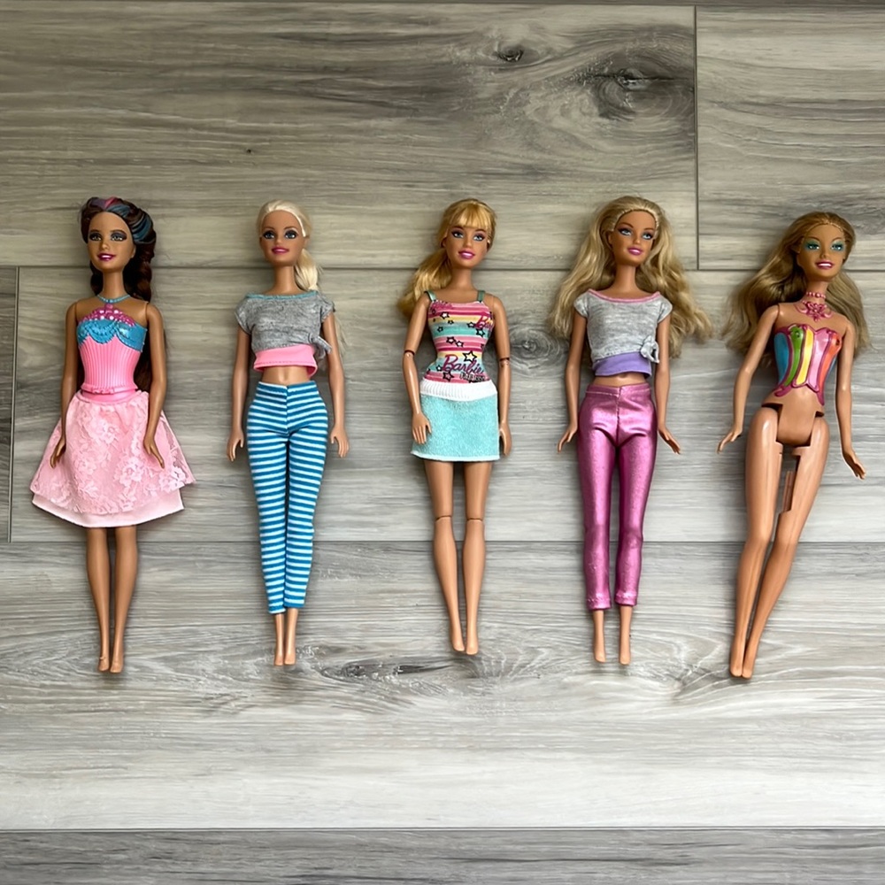 Early 2000’s five Barbie doll lot